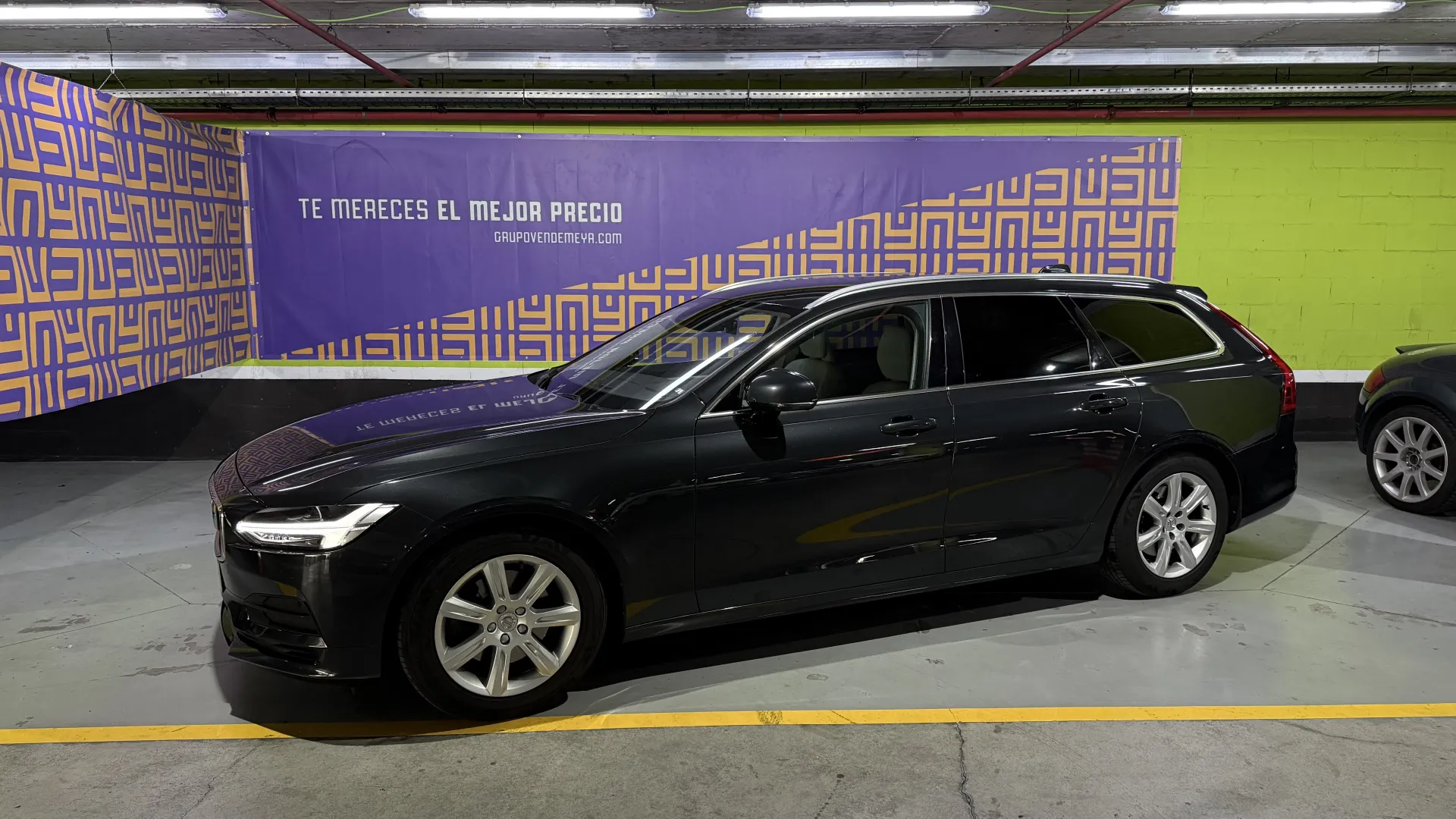 Volvo V90 2.0 D4 MOMENTUM  