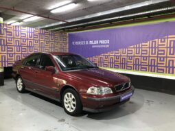 
										Volvo S-40 i full									