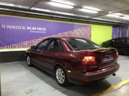 
										Volvo S-40 i full									