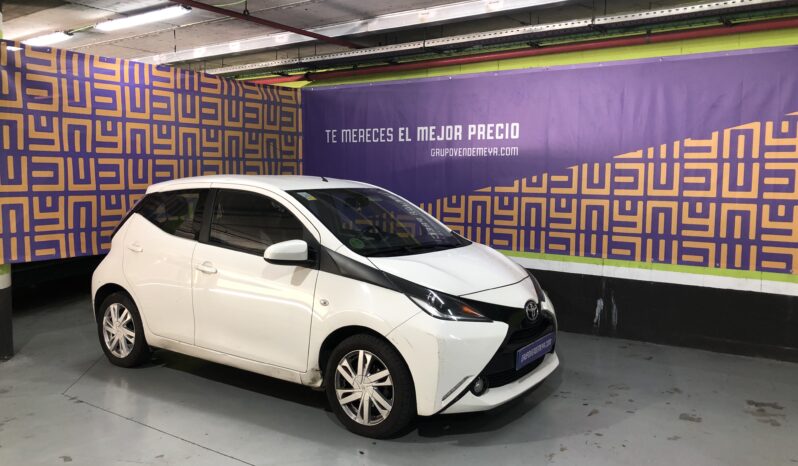 
								Toyota Aygo 2015 full									