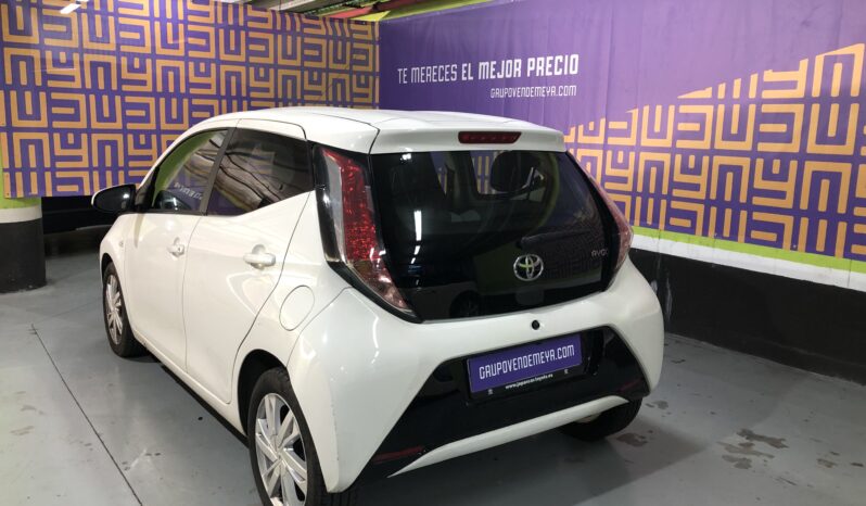 
								Toyota Aygo 2015 full									