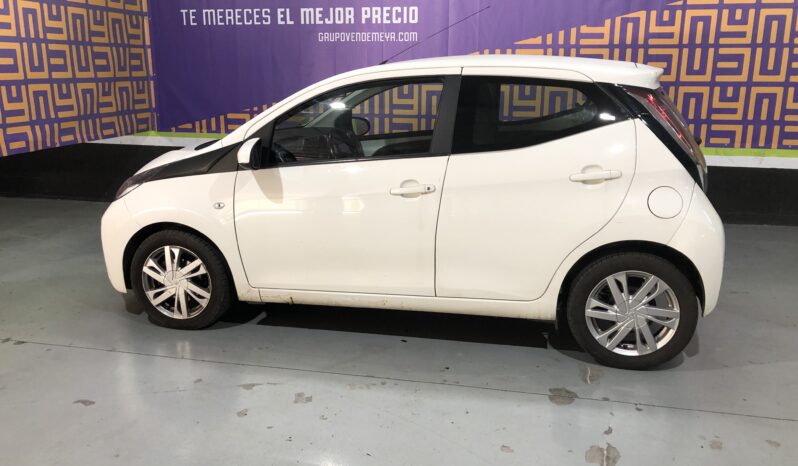 
								Toyota Aygo 2015 full									