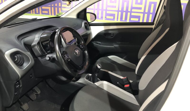 
								Toyota Aygo 2015 full									