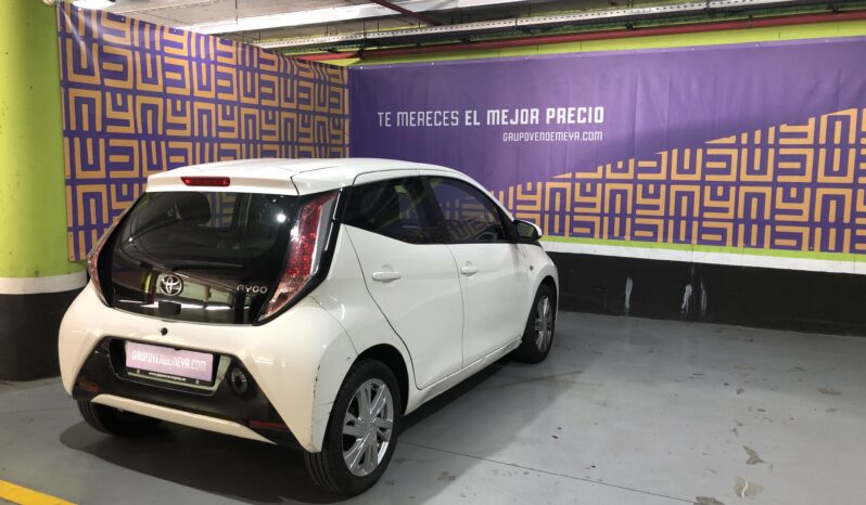 
								Toyota Aygo 2015 full									