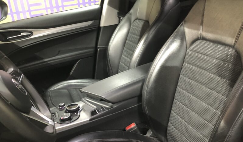 
								ALFA ROMEO Stelvio 2.2 Diesel full									