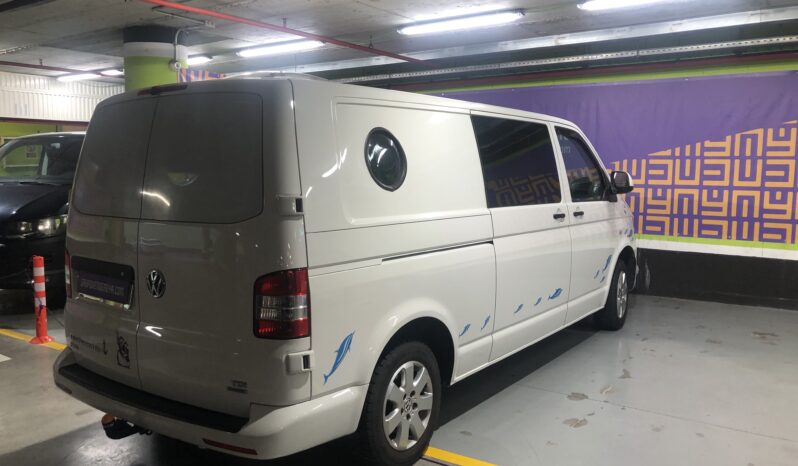 
								Volkswagen Transporter full									