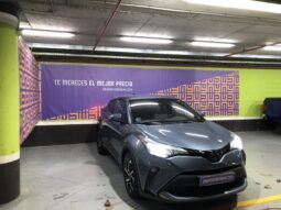 
										Toyota C-HR full									