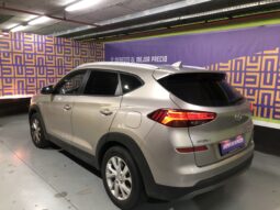 
										Hyundai Tucson Hybrid full									