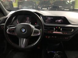 
										BMW Serie 1 118i M Sport full									