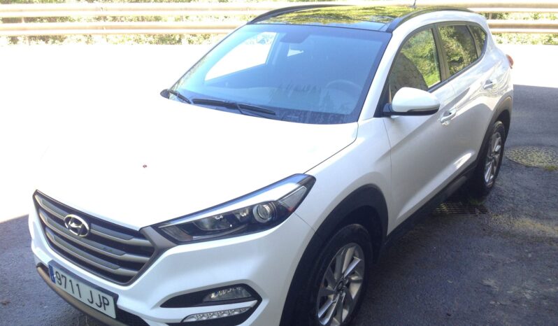 
								Hyundai Tucson full									