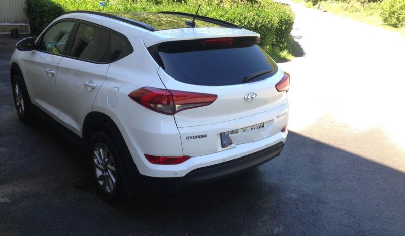 
								Hyundai Tucson full									