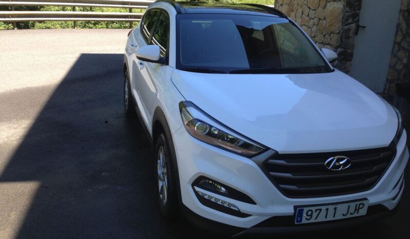 
								Hyundai Tucson full									