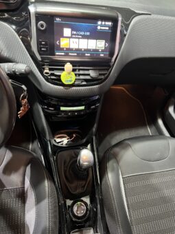 
										Peugeot 2008 full									