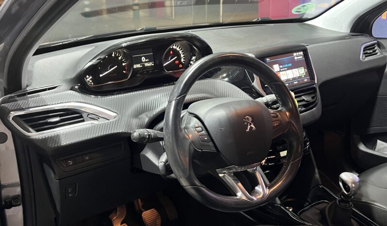 
								Peugeot 2008 full									