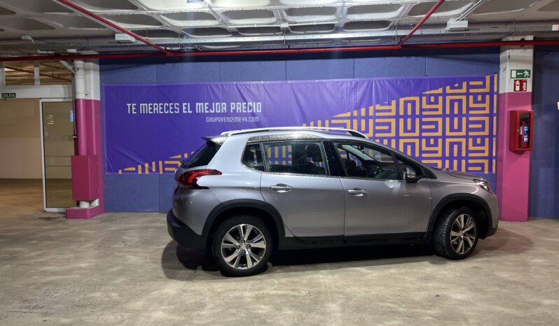 
								Peugeot 2008 full									