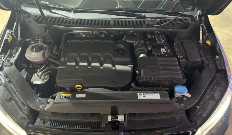 
								Volkswagen Touran full									