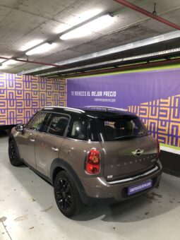 
										Mini Countryman full									