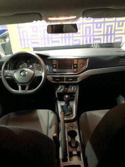 
										Volkswagen Polo full									