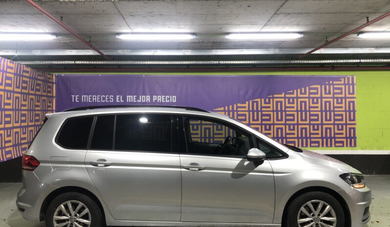 
								Volkswagen Touran full									