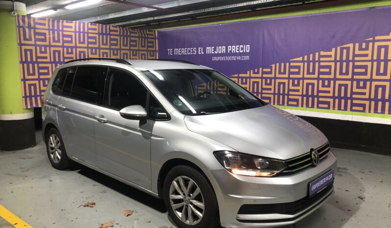 
								Volkswagen Touran full									