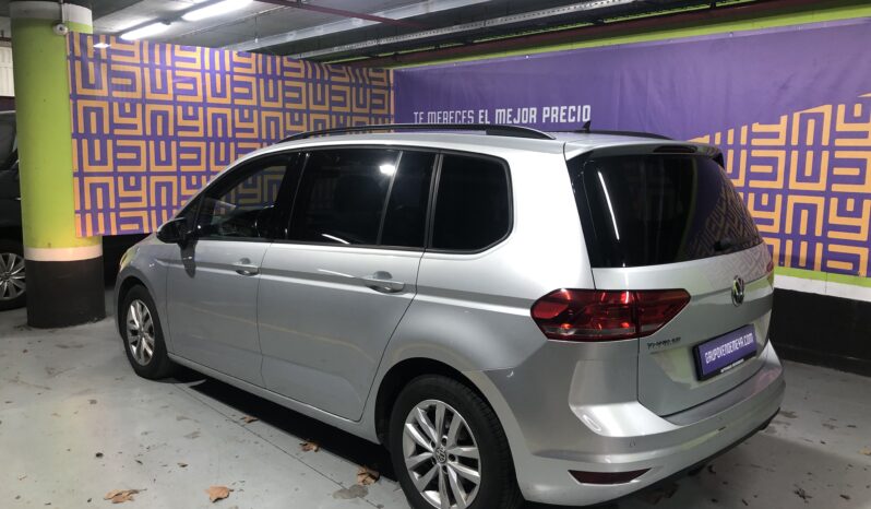 
								Volkswagen Touran full									