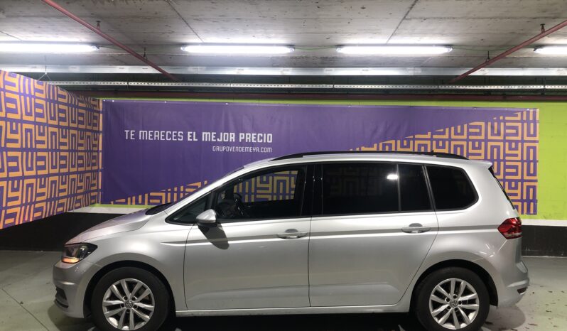 
								Volkswagen Touran full									