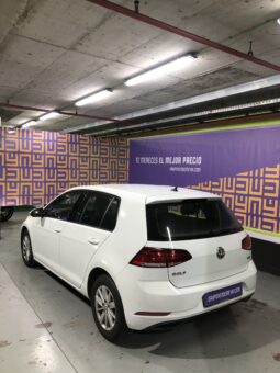 
										Volkswagen Golf full									