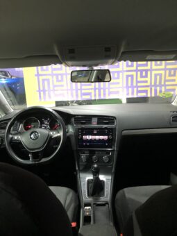 
										Volkswagen Golf full									