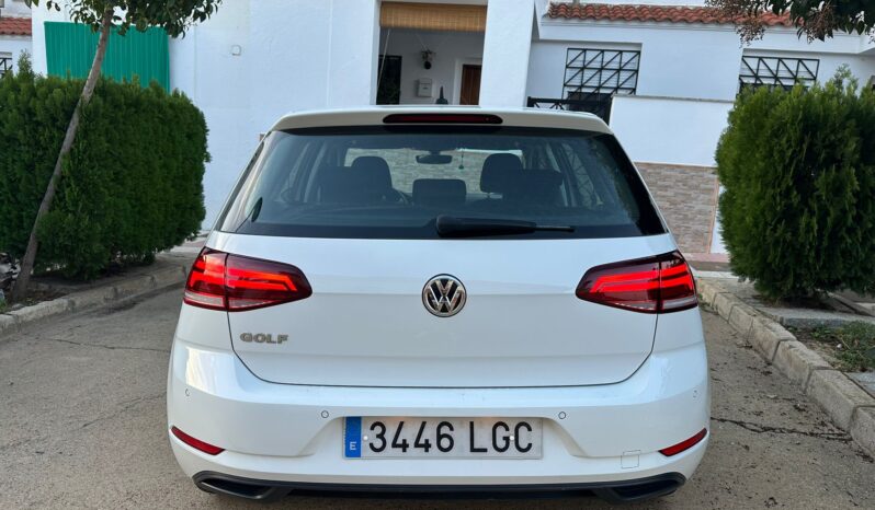 
								Volkswagen Golf full									