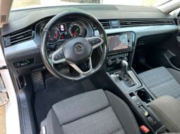 
										Volkswagen Passat full									