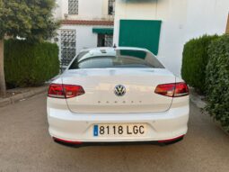 
										Volkswagen Passat full									